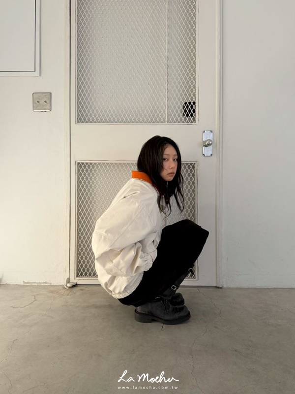 大口袋鈕扣設計拼色外套